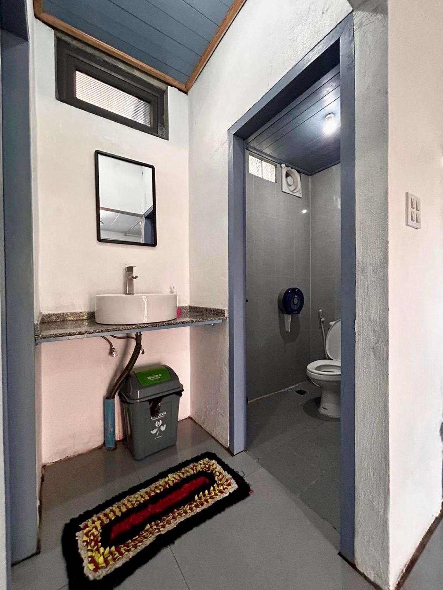 Sunrise Riverside Pool Hostel ルアンパバーン エクステリア 写真