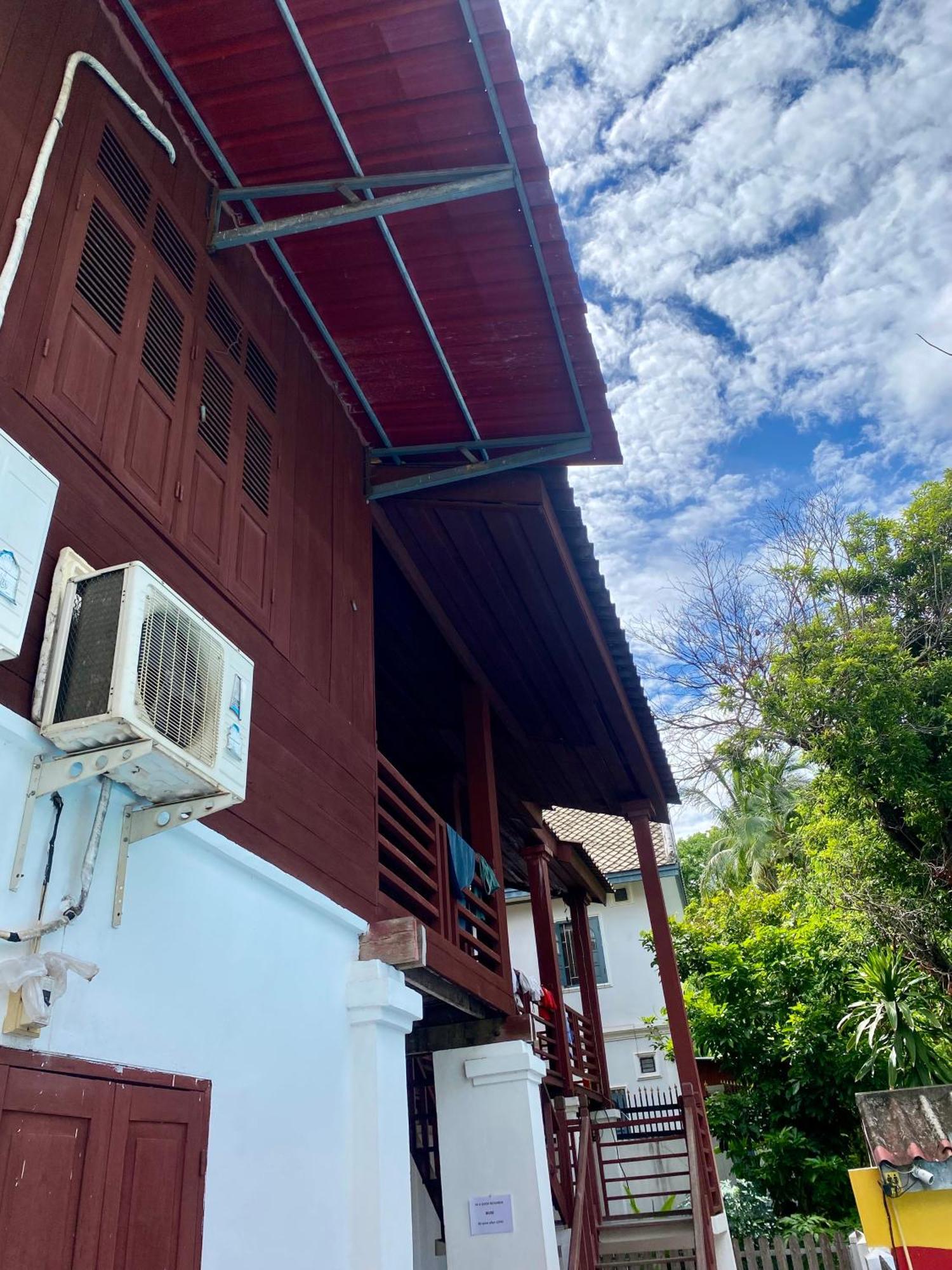 Sunrise Riverside Pool Hostel ルアンパバーン エクステリア 写真